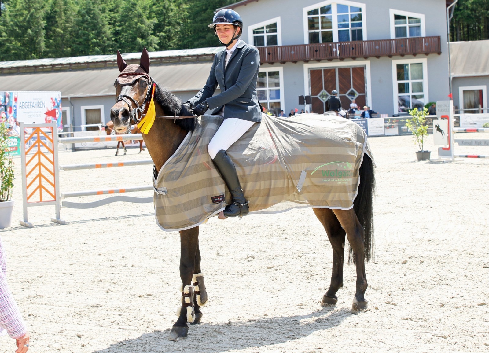 Anne Wieckert und Cas Quentino überzeugen mit einer 9,3 in der Stil-Springprüfung der Klasse S